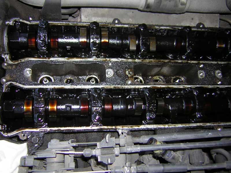 Двигатель после масла кастрол. Последствие двигателя после РАЗНОСА. Фото двигателей на джем масле. БМВ после кастрола слой нагара. Без использования масла