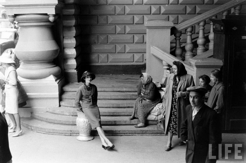 Christian Dior в Москве. 1959 год. (30 фото)