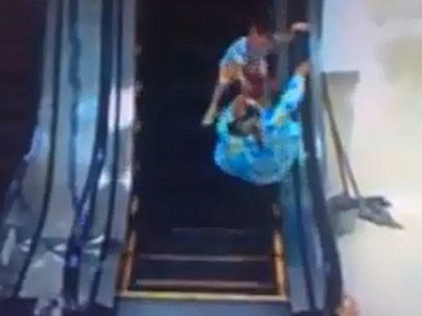Забавные узбеки на эскалаторе (5 фото +  3 видео)
