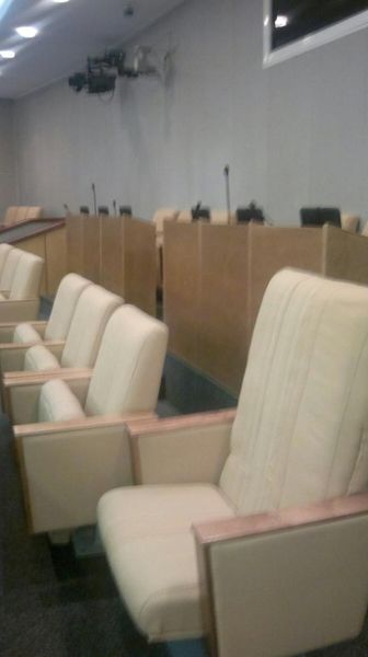Депутатское кресло Валуева (3 фото)