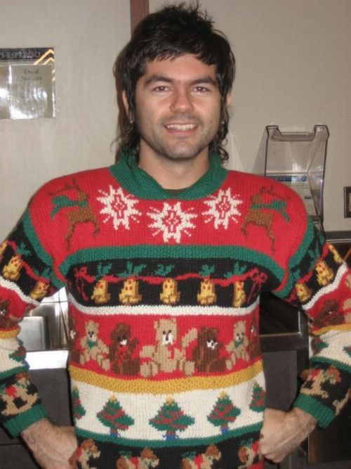 Подборка новогодних свитеров (30 фото)